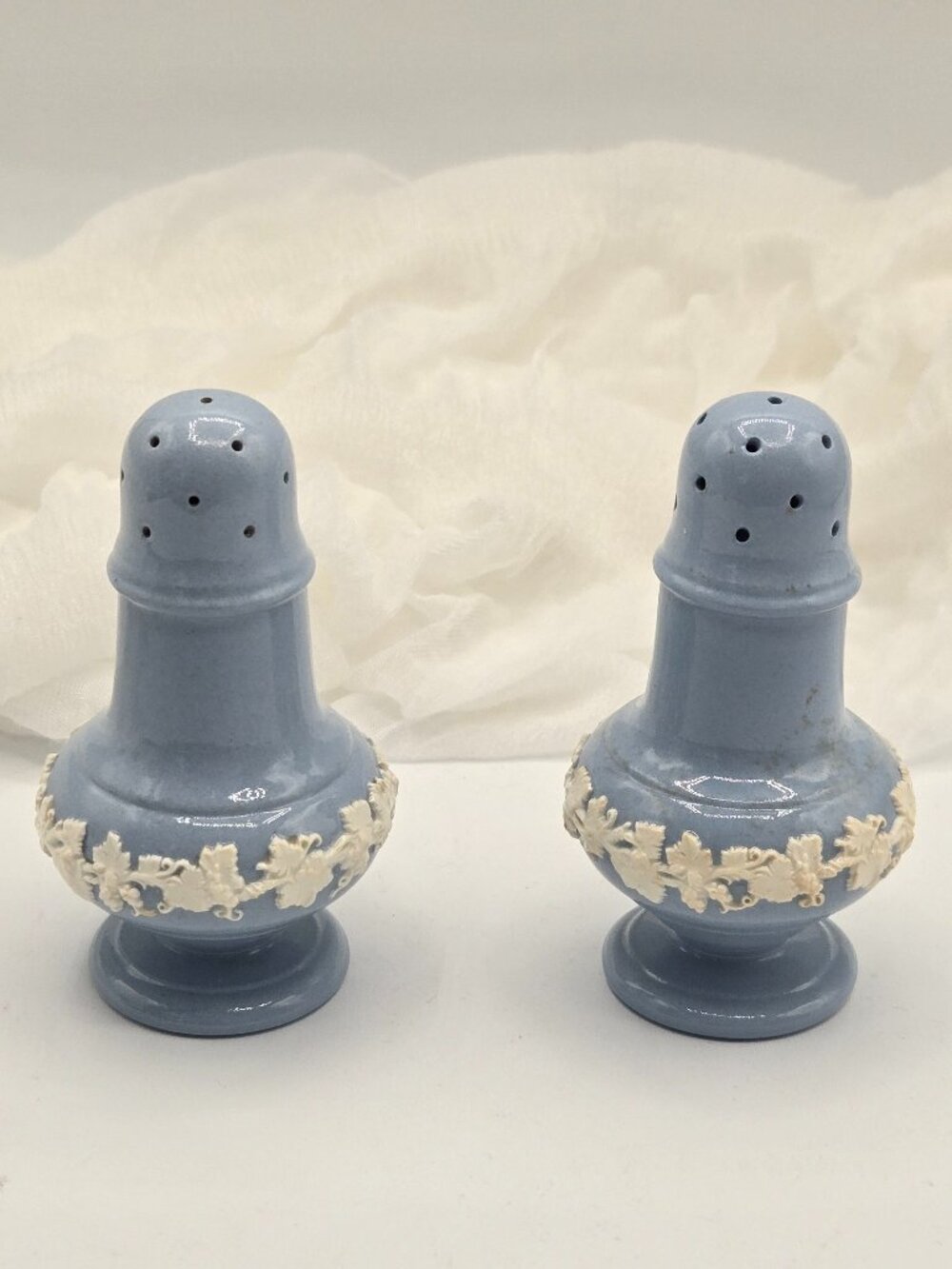 Wedgwood Embossed Queen's Ware Salt and Pepper Shakers – Lavender on Blue